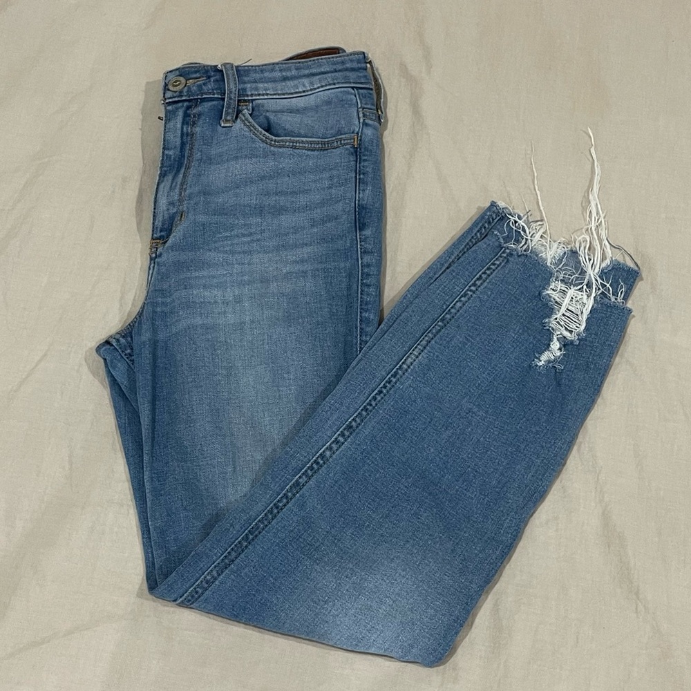 Hollister Classic Stretch High-Rise Slim Straight Jeans